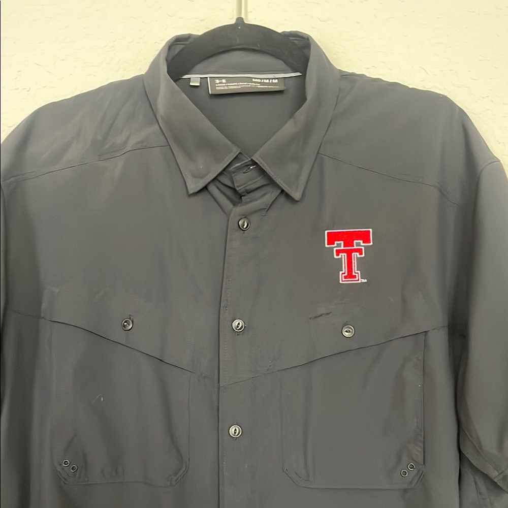 Black Texas Tech Men's Under Armor button-up shirt size Medium